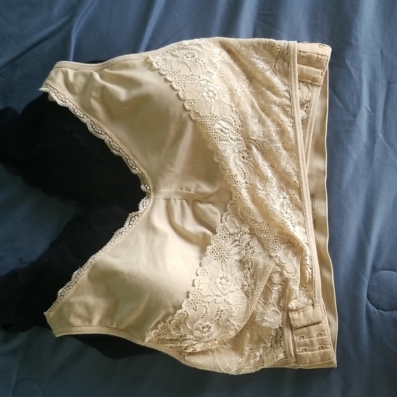 Bras - Picture 2 of 4